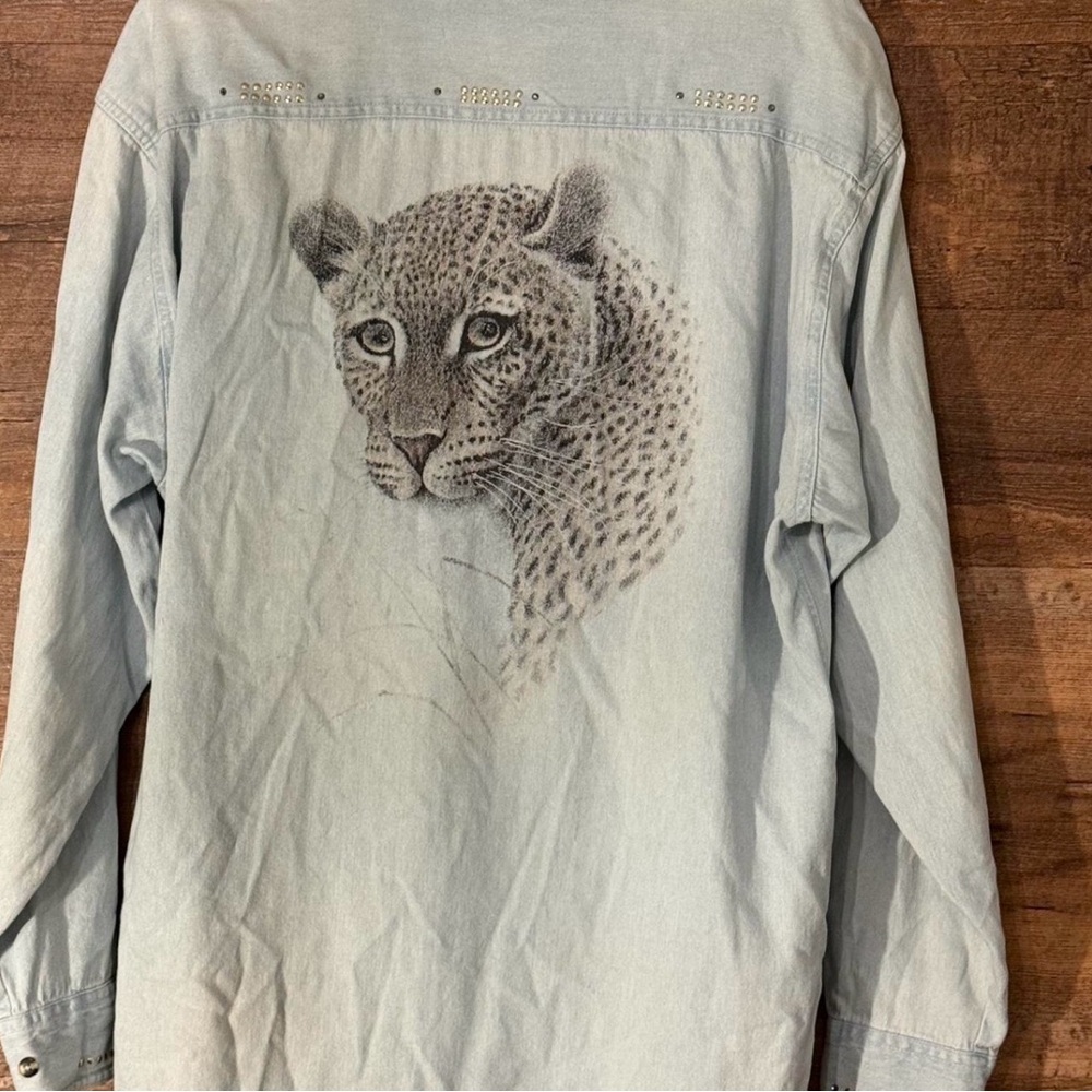 Women's Light Blue Leopard Graphic Button Down Shirt